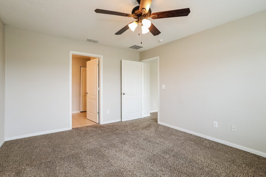 Building Photo - 3251 Canyon Falls Dr