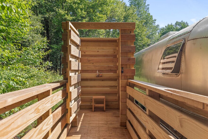 Building Photo - 157 Gobbler's Knob Rd