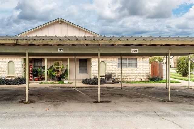 Building Photo - 726 E Pecan St