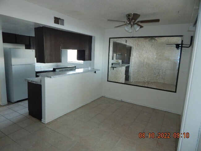 Building Photo - 2185 Exeter Dr