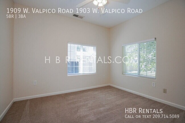 Building Photo - 1909 Valpico Rd