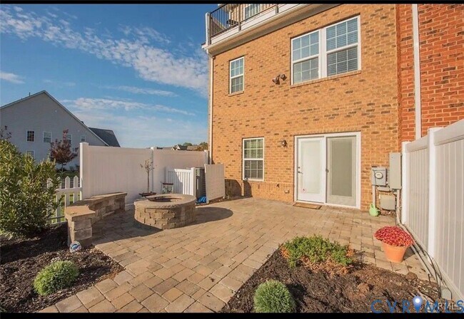 Building Photo - 11335 Sadler Walk Ln