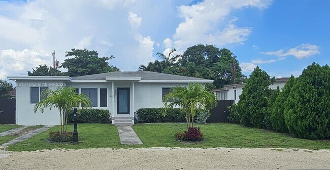 Primary Photo - 425 NE 109th St