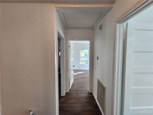 Building Photo - 22 S 6th St