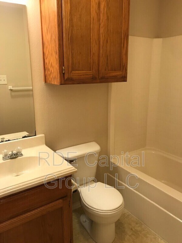 Building Photo - 501 Sally Ln
