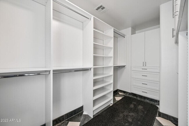 Building Photo - 3853 E Sabra Ln