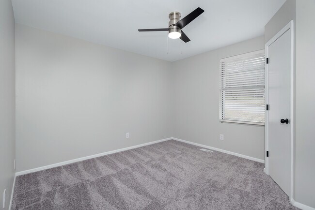 Building Photo - 200 Cedarmont Cir