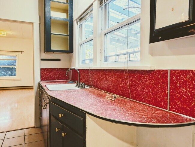 Building Photo - 1403 N 36th St