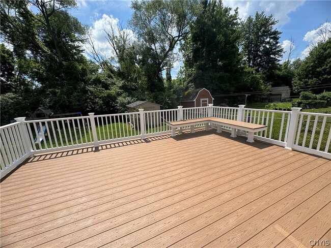 Building Photo - 110 Lake Country Dr