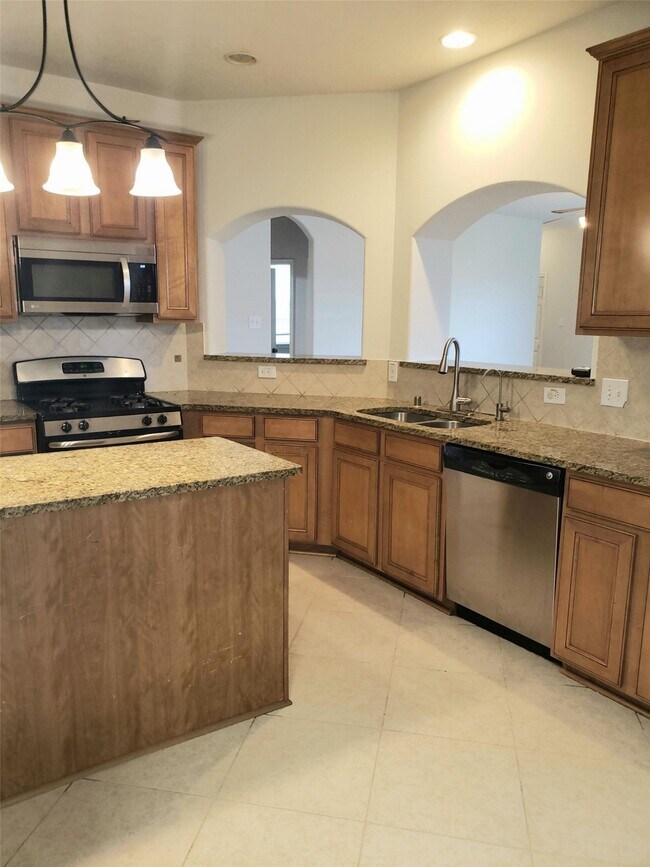 Building Photo - 2302 Cantabria Ln