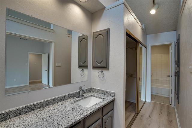 Building Photo - 760 Via Miramonte