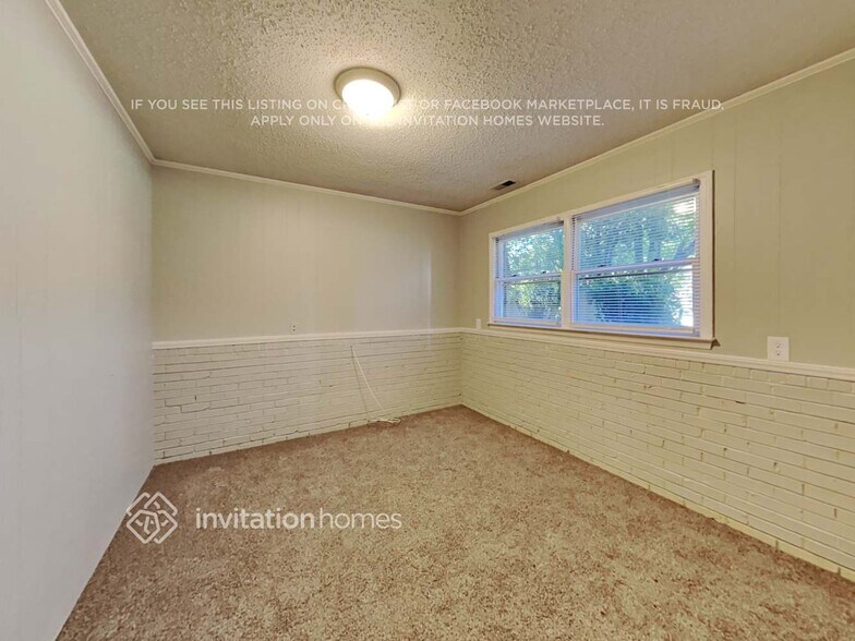 Building Photo - 413 S Toria Dr