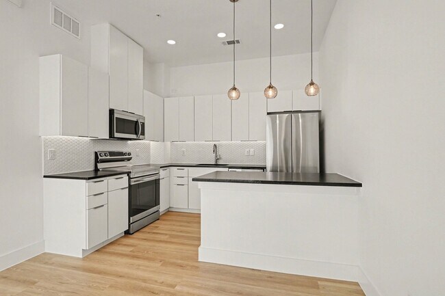 Building Photo - 2217 N Fitzhugh Ave