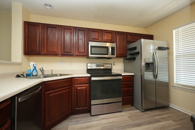 Building Photo - A charming house w/ 2 beds and 2 bath