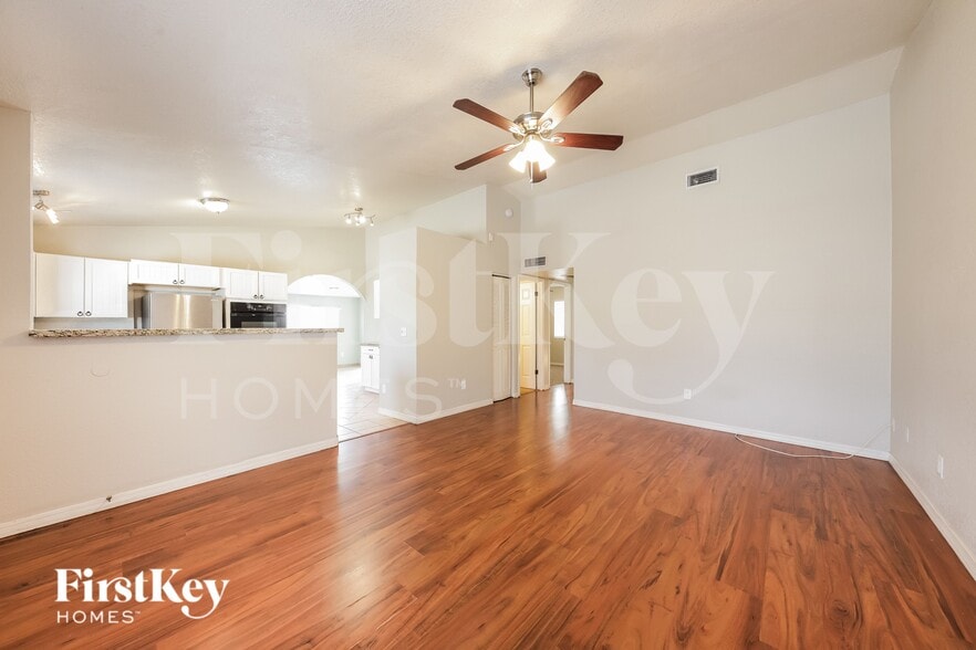 Building Photo - 4745 W Morrow Dr