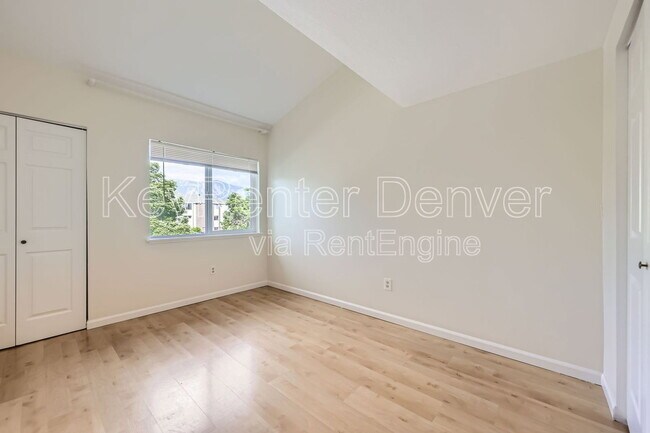 Building Photo - 20 S Boulder Cir