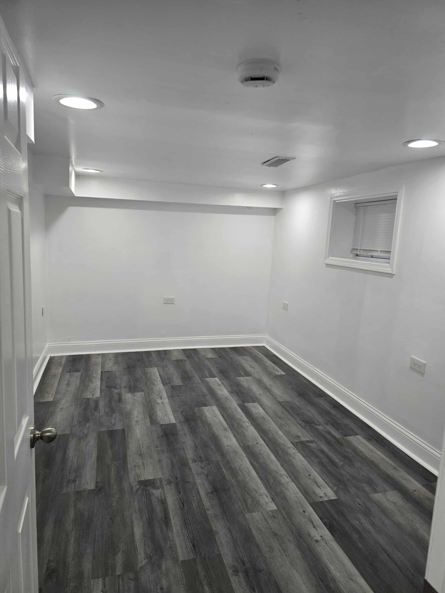 Building Photo - 1935 Jackson Ave