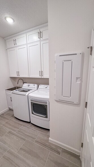 Laundry Room - 2463 Middlebury Dr SE