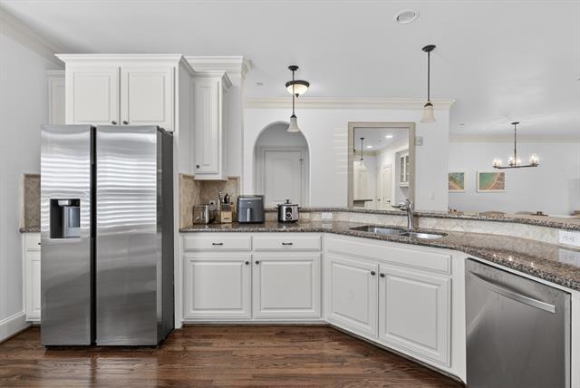 Building Photo - 5801 Hillcrest Ave