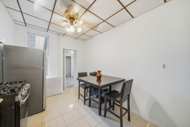 Building Photo - 222 47th St