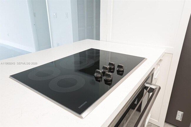 Building Photo - 6801 Indian Creek Dr