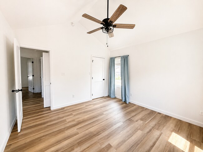 Building Photo - 4632 Freund St SW