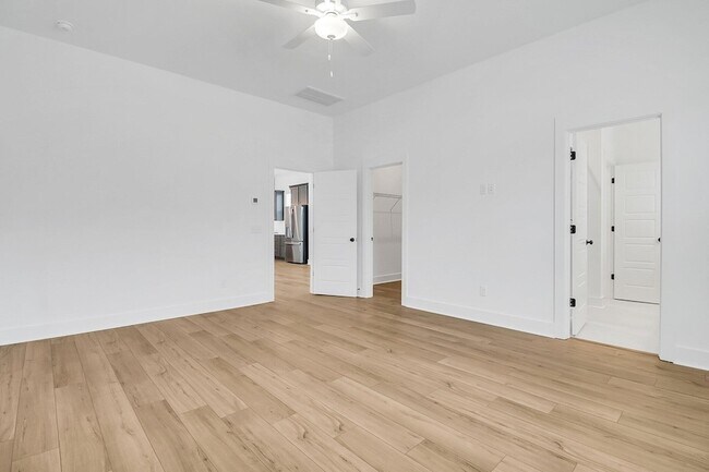 Building Photo - 502 Sound Dr
