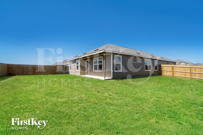 Building Photo - 2701 La Mundial St