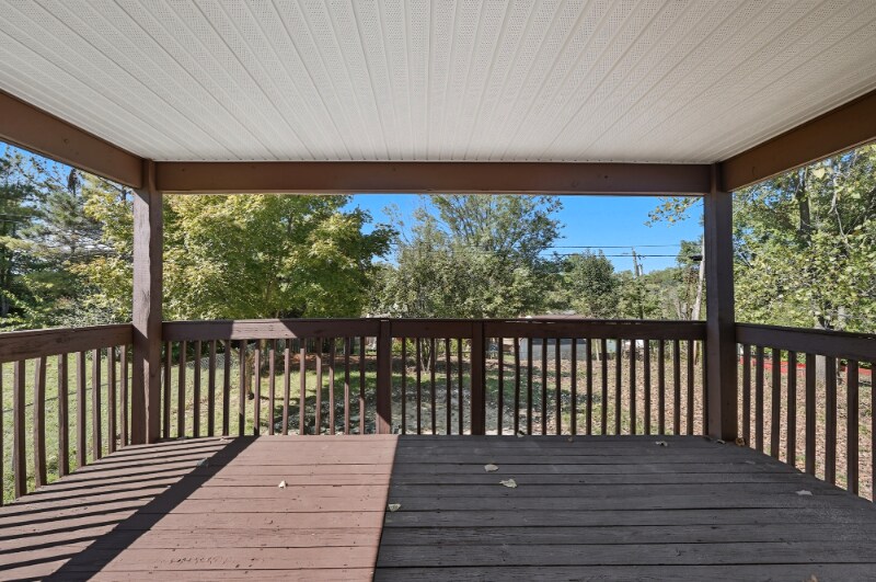 Building Photo - 7 Waterside Way