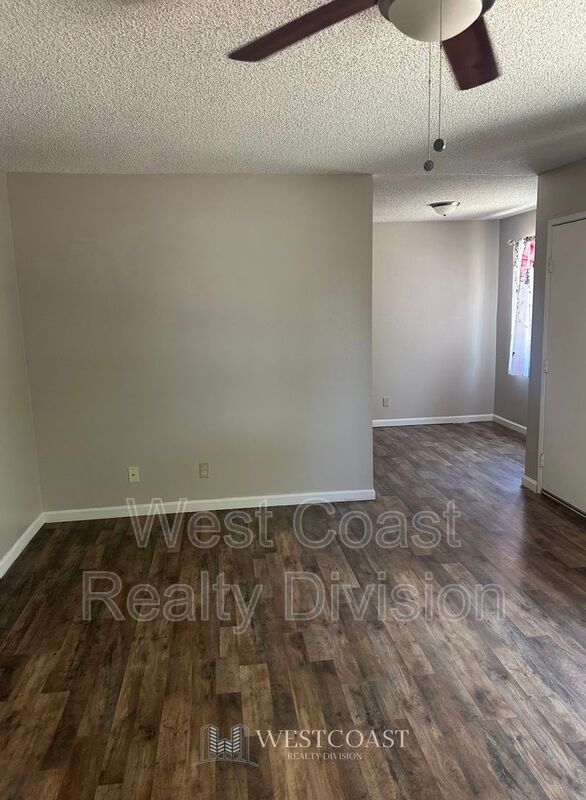 Building Photo - 627 Solano Dr