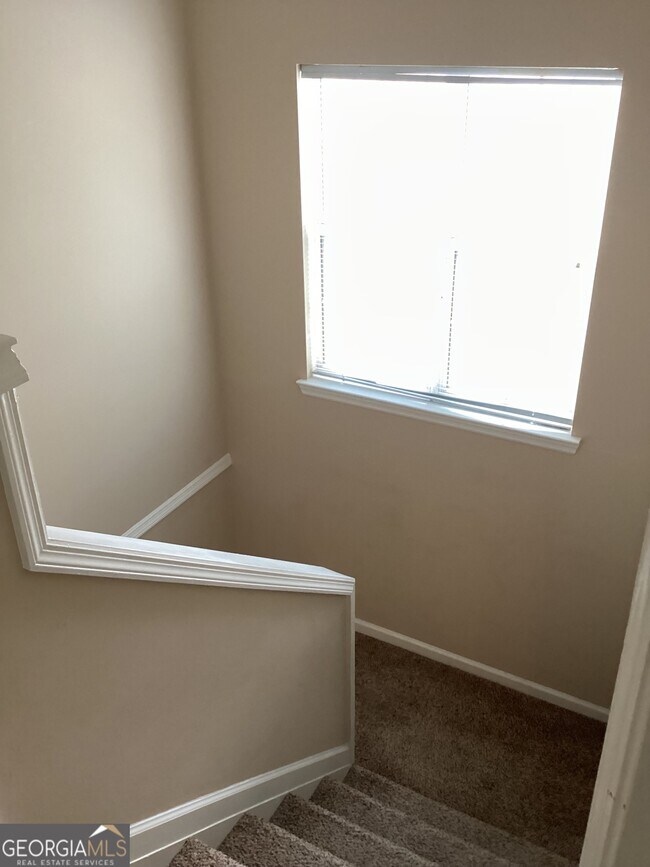 Building Photo - 209 Hallowes Dr