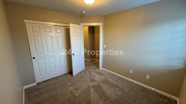 Building Photo - 3 BD I 2.5 BA Home - Fairview