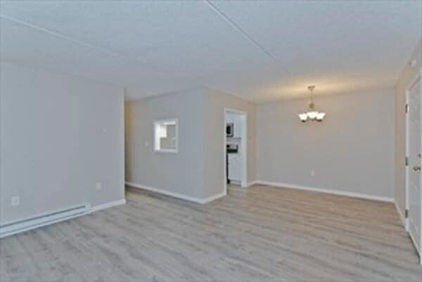 Building Photo - 14 Maple Crest Cir