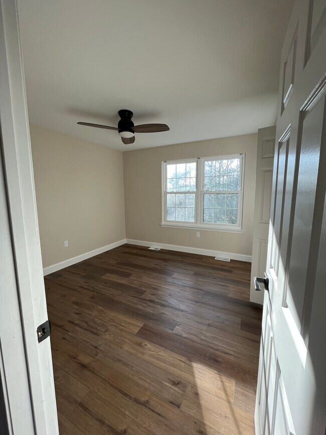 Building Photo - 186 Exton Rd