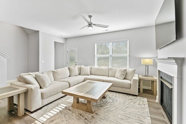 Building Photo - Modern 2023 Build | 2,200+ Sq Ft | Main-Level Primary | Loft + 2-Car Garage | Cul-De-Sac Lot