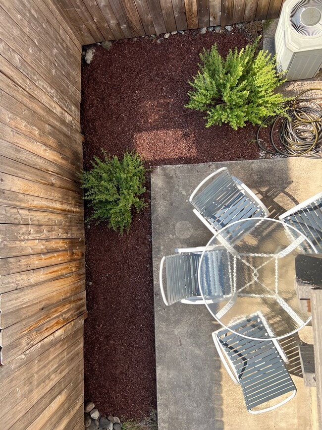 Building Photo - Charming Two-bedroom Townhouse | Available...