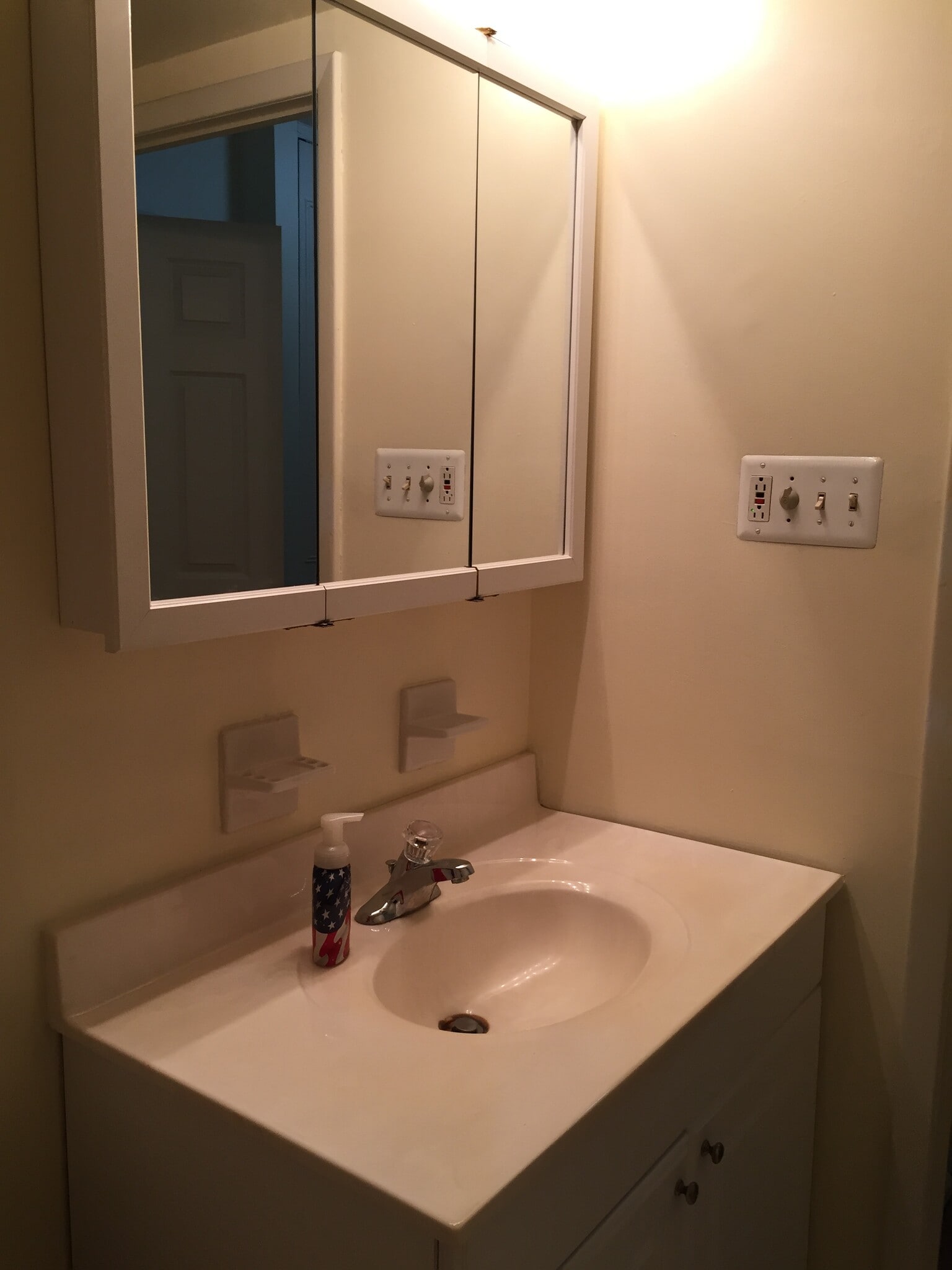 Building Photo - 342 Drummers Ln
