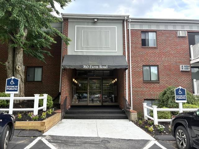 Building Photo - 760 Farm Rd