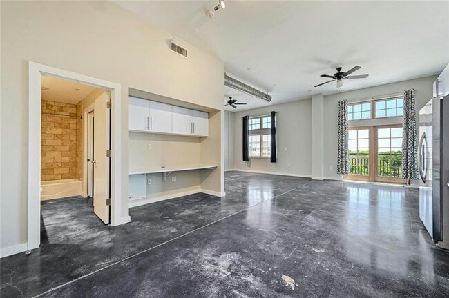 Building Photo - 2235 E 6th St