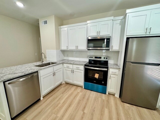 Building Photo - 700 E Johnson Ave