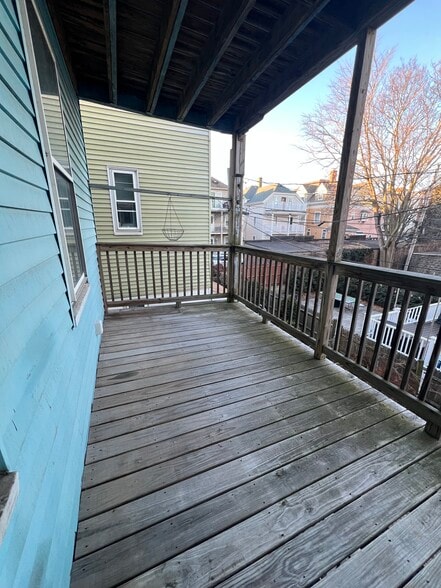 Building Photo - 53 Farragut Rd