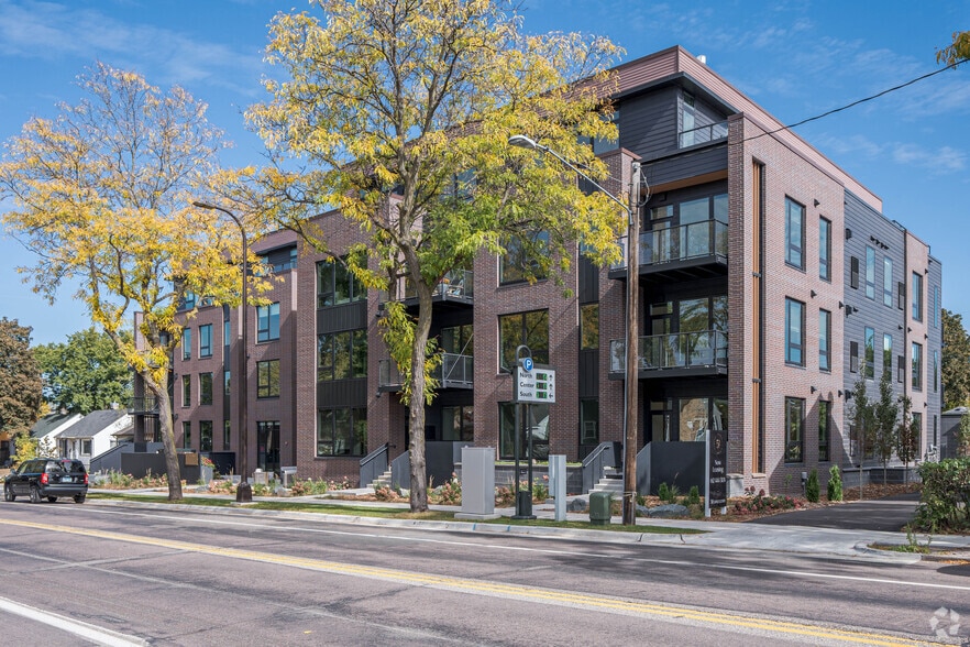 Building Photo - 51 France