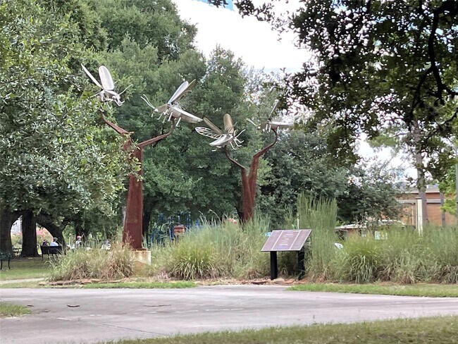 Building Photo - 2727 Houston Ave