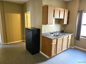 Building Photo - 1704 Abbott Rd