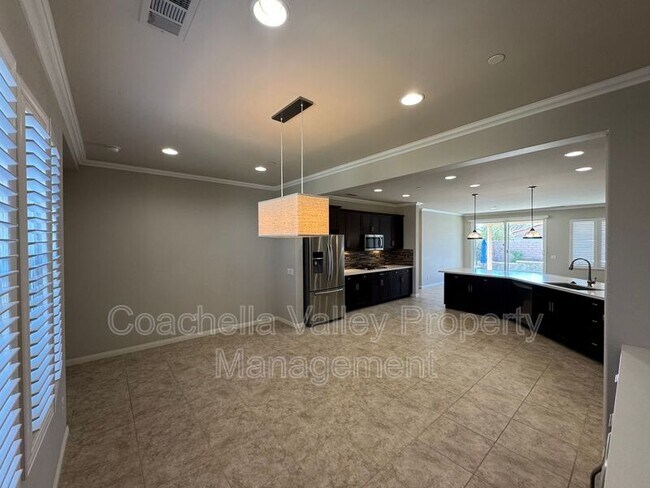 Building Photo - 74049 Kingston Ct W