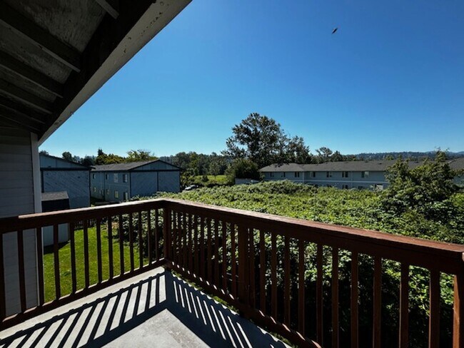 Building Photo - Spacious, two bedrooms, one bath in the Ro...
