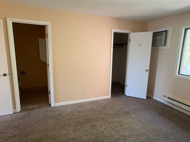 Building Photo - 200 S Waters Edge Dr