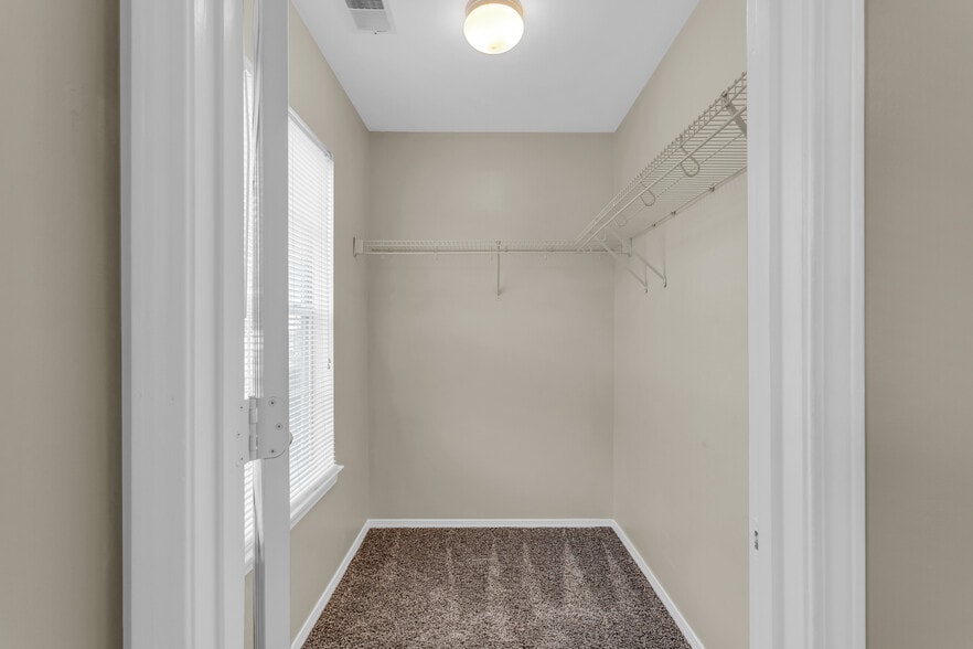 Down Primary Closet - 140 Fairgreen St