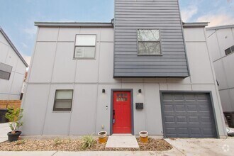 Building Photo - Minutes to the Heart of Downtown!
