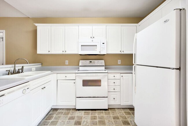 Building Photo - 104 Grasmere Ct